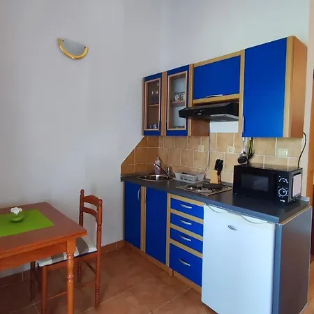 Kastelina Apartments Vir Exterior photo