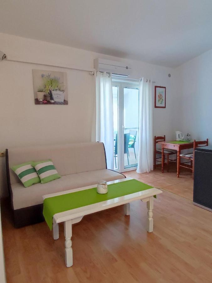 Apartment Kastelina *