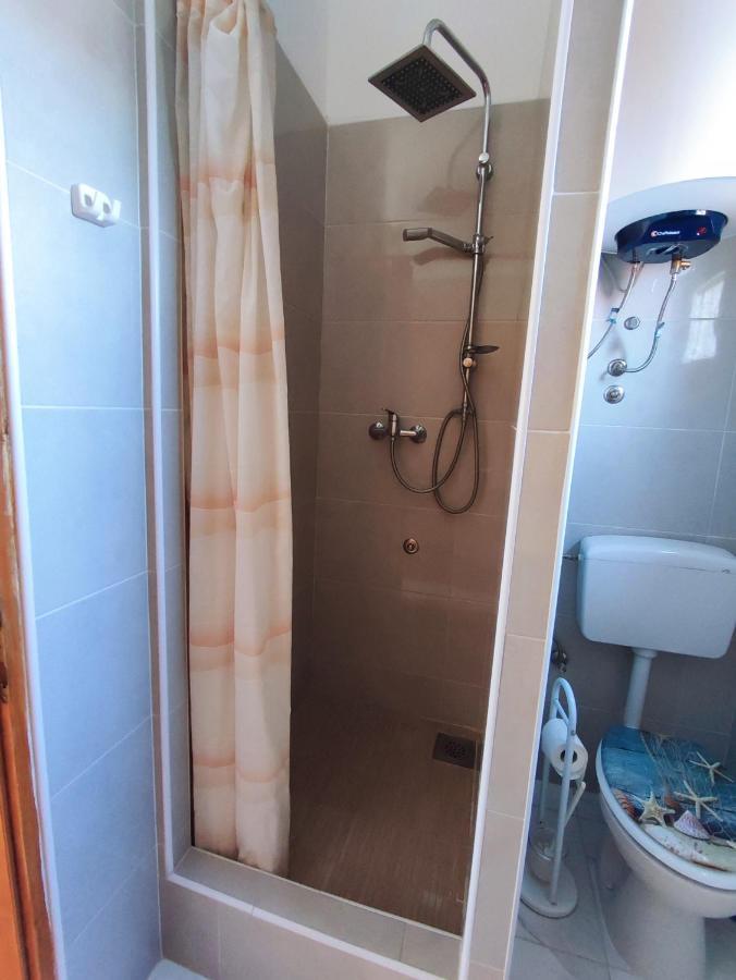 Kastelina Apartment Vir